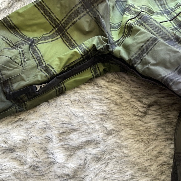 Burton The White Collection Snowboard Jacket - Picture 10 of 10